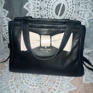 Kate Spade Crossbody Bag w/ Ivory Bow  *Vintage Discontinued Style*